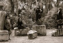 «Αλίφειρα». Μια εξωφρενική, πικρή κωμωδία του Ανδρέα Στάικου στο Δημοτικό Θέατρο του Πειραιά