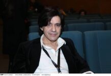 «Οικογενειακή φωτογραφία με χωριό», του Αλέξη Σταμάτη