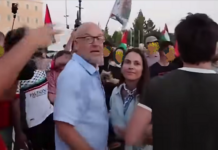 Ποιος καλύπτει αυτό τον όχλο;